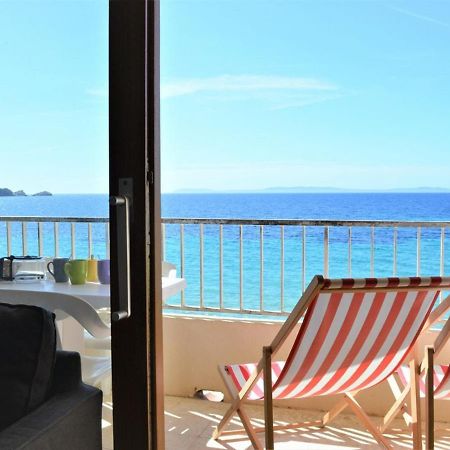 Studio Sur Plage Cavaliere Avec Terrasse, 1Er Etage, 2 Couchages - Fr-1-251-80 Le Lavandou Dış mekan fotoğraf